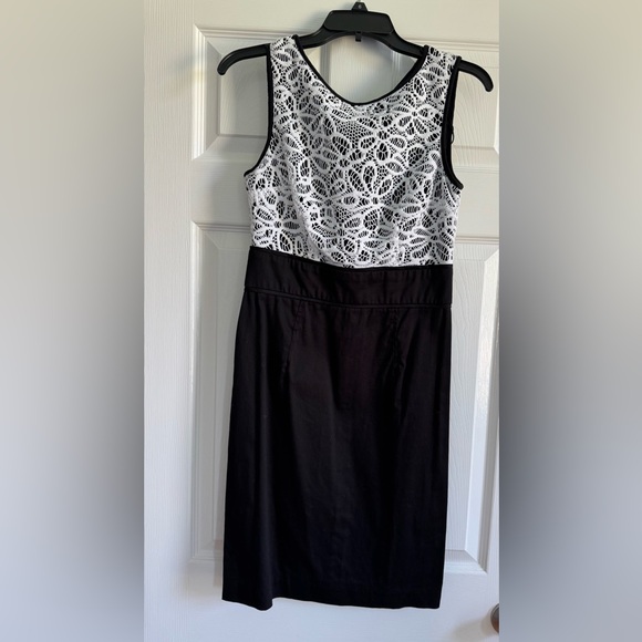 Black and White Lace Dress - Picture 1 of 1